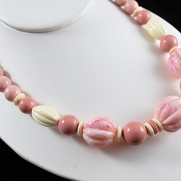 Avon Jewelry 1988 Burst of Spring Bead Necklace - Picture 4 of 4